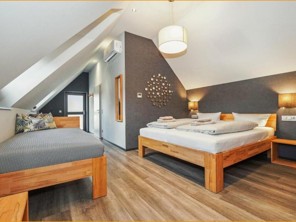 Dreibettzimmer